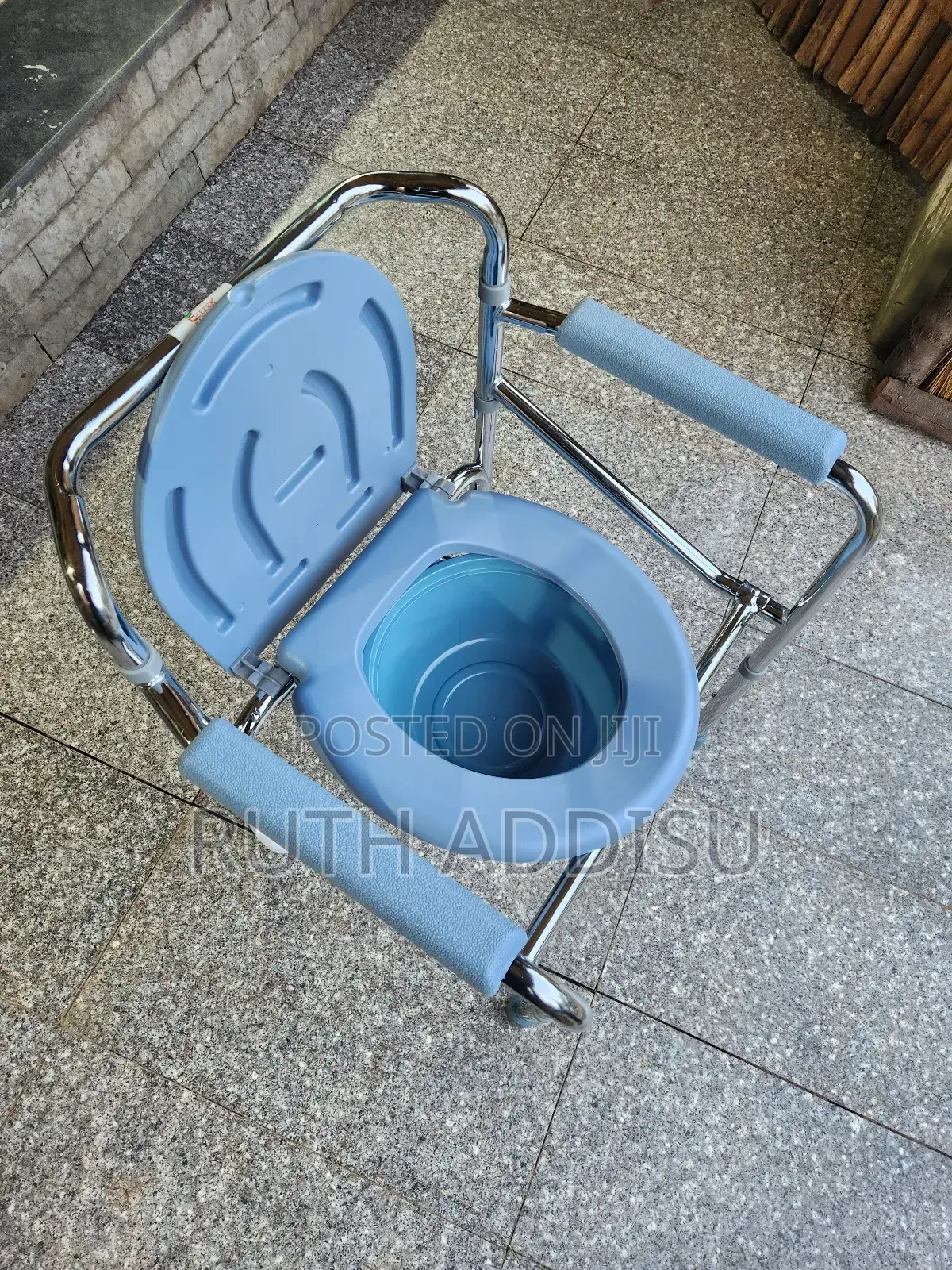 Mika Seat Very Stable Commode Chair麵條toilet Chair Brand New Commode