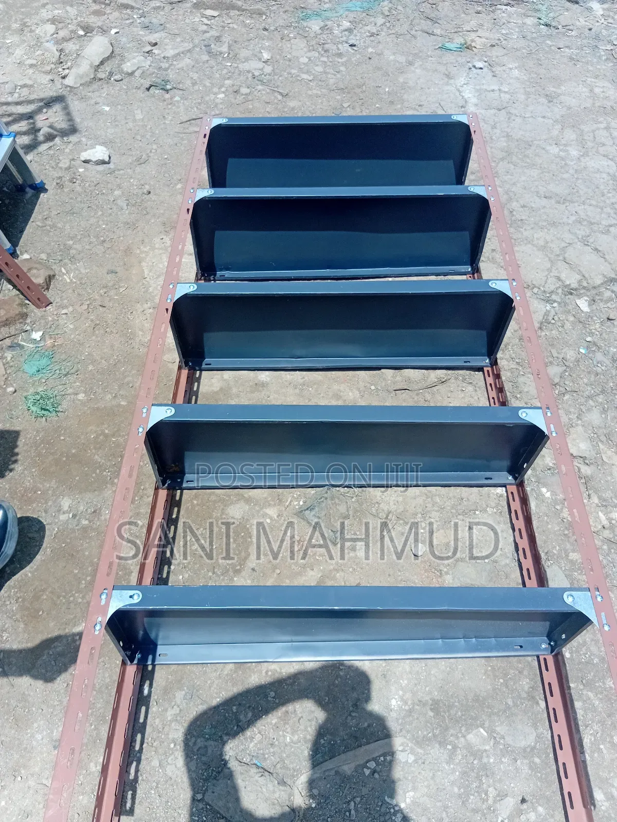 የመደርደሪያ ስራ Fixed Iron Shelf
