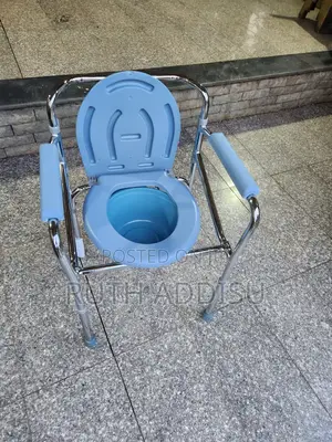 Photo - Commode Chair夯實poty Chair希有commode Chair痲我popo Packed New Toilet Chair