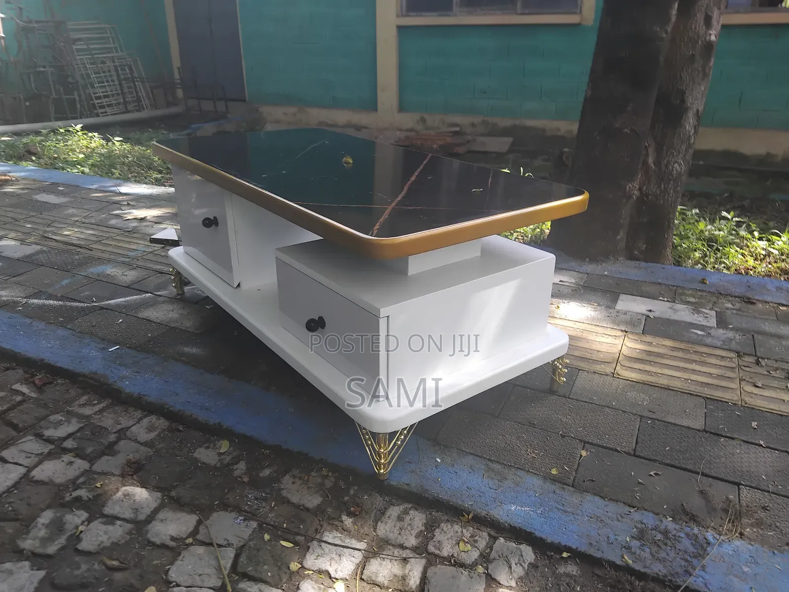 የሚሸጥ የሶፋ ጠረቤዛ