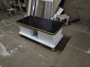 የሚሸጥ የሶፋ ጠረቤዛ