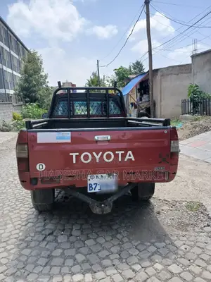 Toyota Hilux 1998 Red