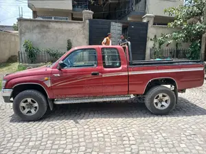 Toyota Hilux 1998 Red