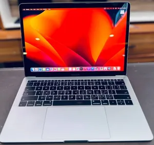 New Laptop Apple MacBook Pro 2017 8GB Intel Core I7 SSD 512GB