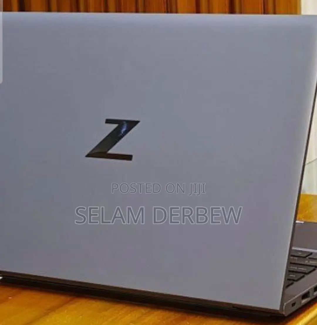 New Laptop HP ZBook Firefly G8 16GB Intel Core I7 SSD 512GB