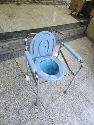 Photo - Toilet Chair丸緩medical Ealderly Stool Chair癲同sinckable With Bath Room