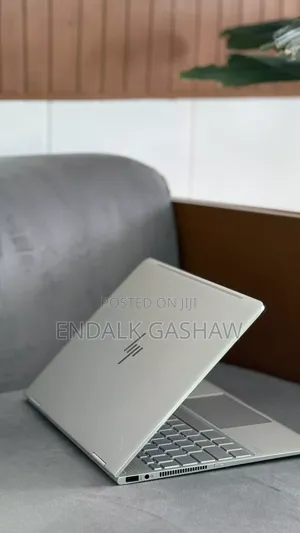 New Laptop HP Spectre X360 16GB Intel Core I7 SSD 512GB