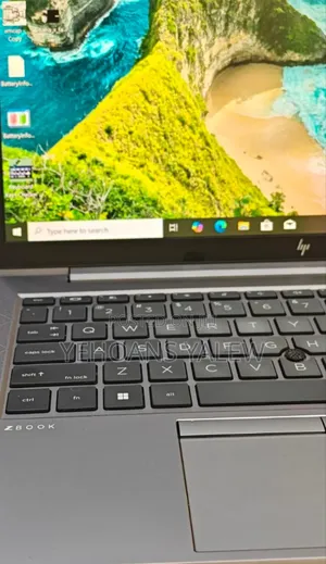 New Laptop HP ZBook Firefly G8 16GB Intel Core I7 SSD 512GB