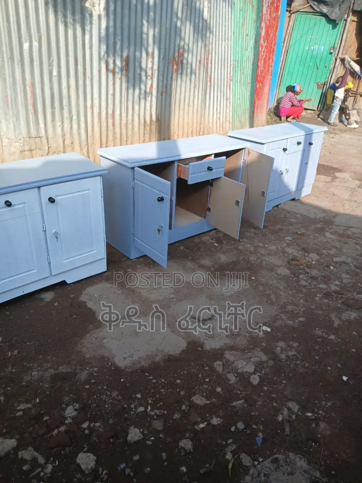 1.20c.M ኪችን ብፌዎች በተለያየ ከለር አማራጭ አላቸው