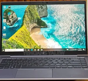 New Laptop HP ZBook Firefly G8 16GB Intel Core I7 SSD 512GB