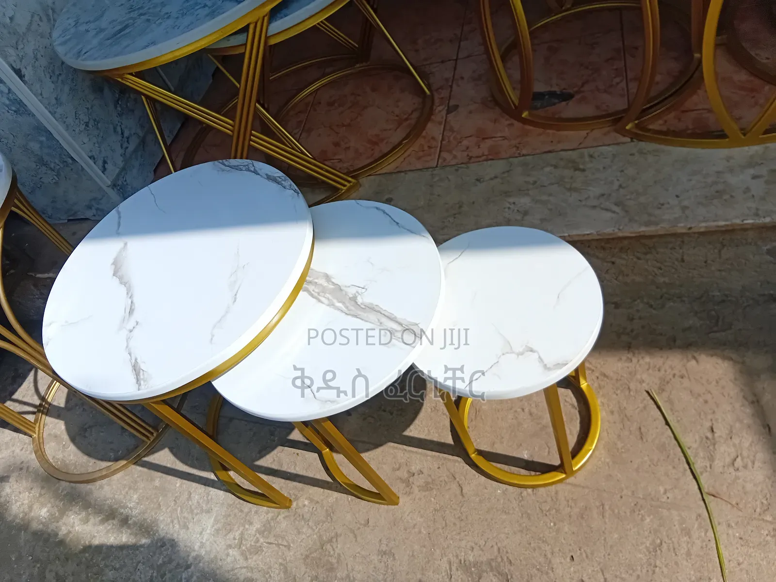 ባለ ሶስ የሳሎን ኮፊ ቴብሎች