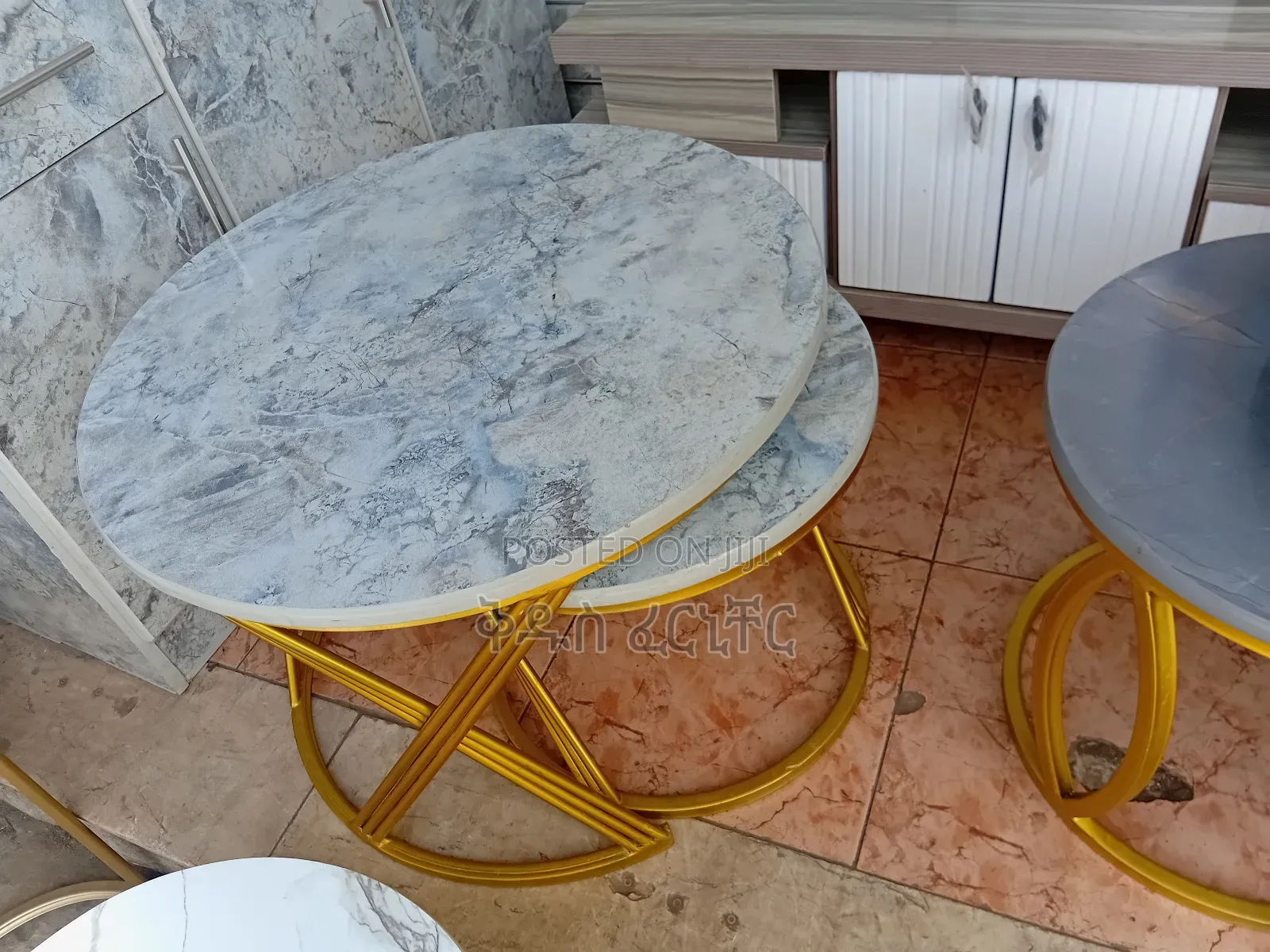 ባለ ሶስ የሳሎን ኮፊ ቴብሎች