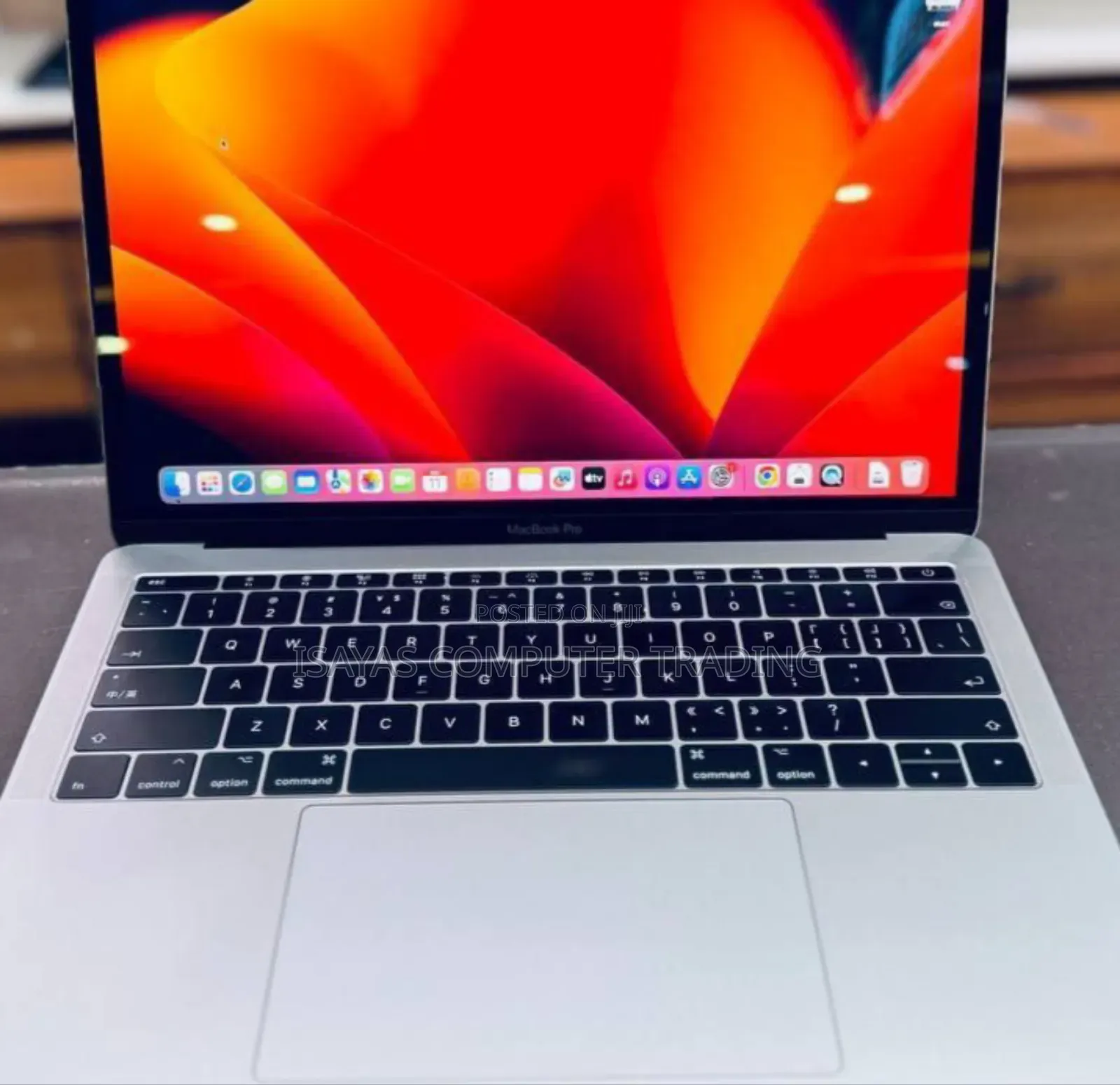 New Laptop Apple MacBook Pro 2017 16GB Intel Core I7 SSD 256GB