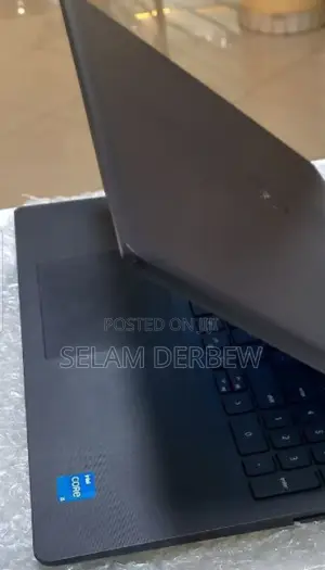 Photo - New Laptop Dell Vostro 3520 16GB Intel Core I5 SSD 512GB