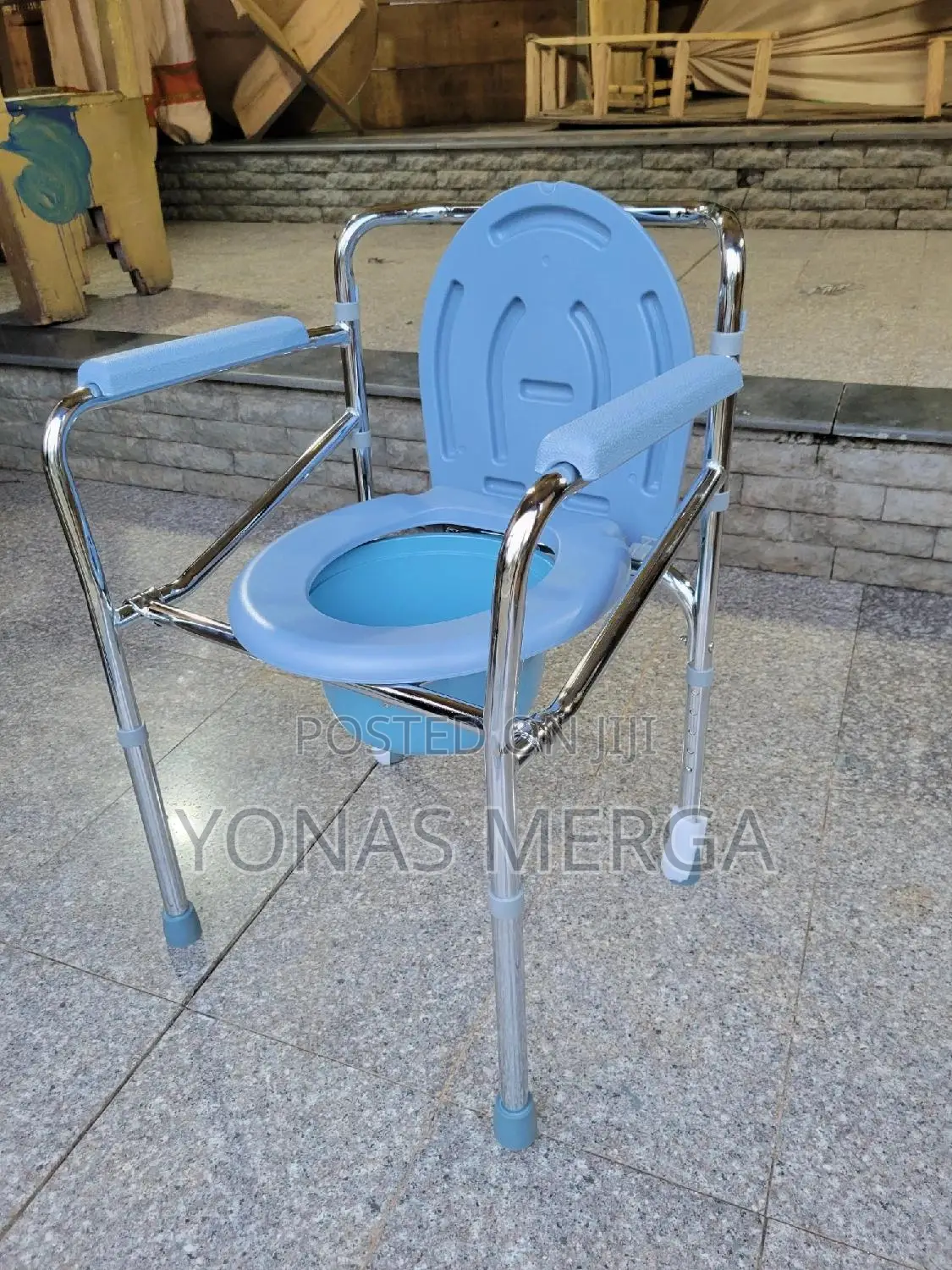 Commode Chair潮囗needing a Reliable Bathroom Aid፭฿Toilet Chair