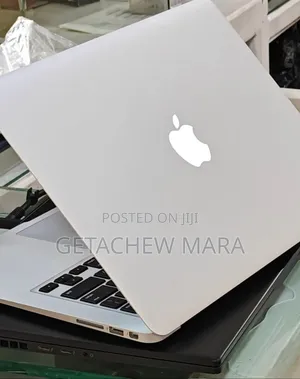 New Laptop Apple MacBook Pro 2017 8GB Intel Core I7 SSD 512GB