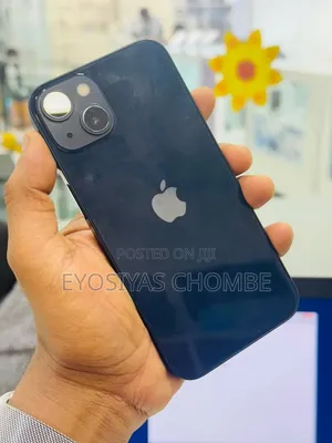 Photo - Apple iPhone 13 128 GB Black