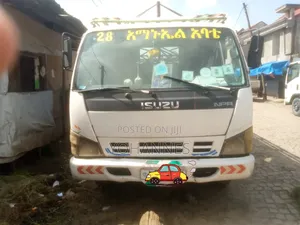 Photo - Isuzu Kinjt 2006