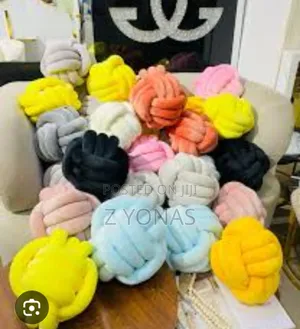 ለሶፋው ውበት የሚሆኑ ትራስ