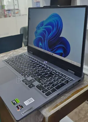 New Laptop Lenovo Legion 5 24GB AMD Ryzen 5 SSD 512GB