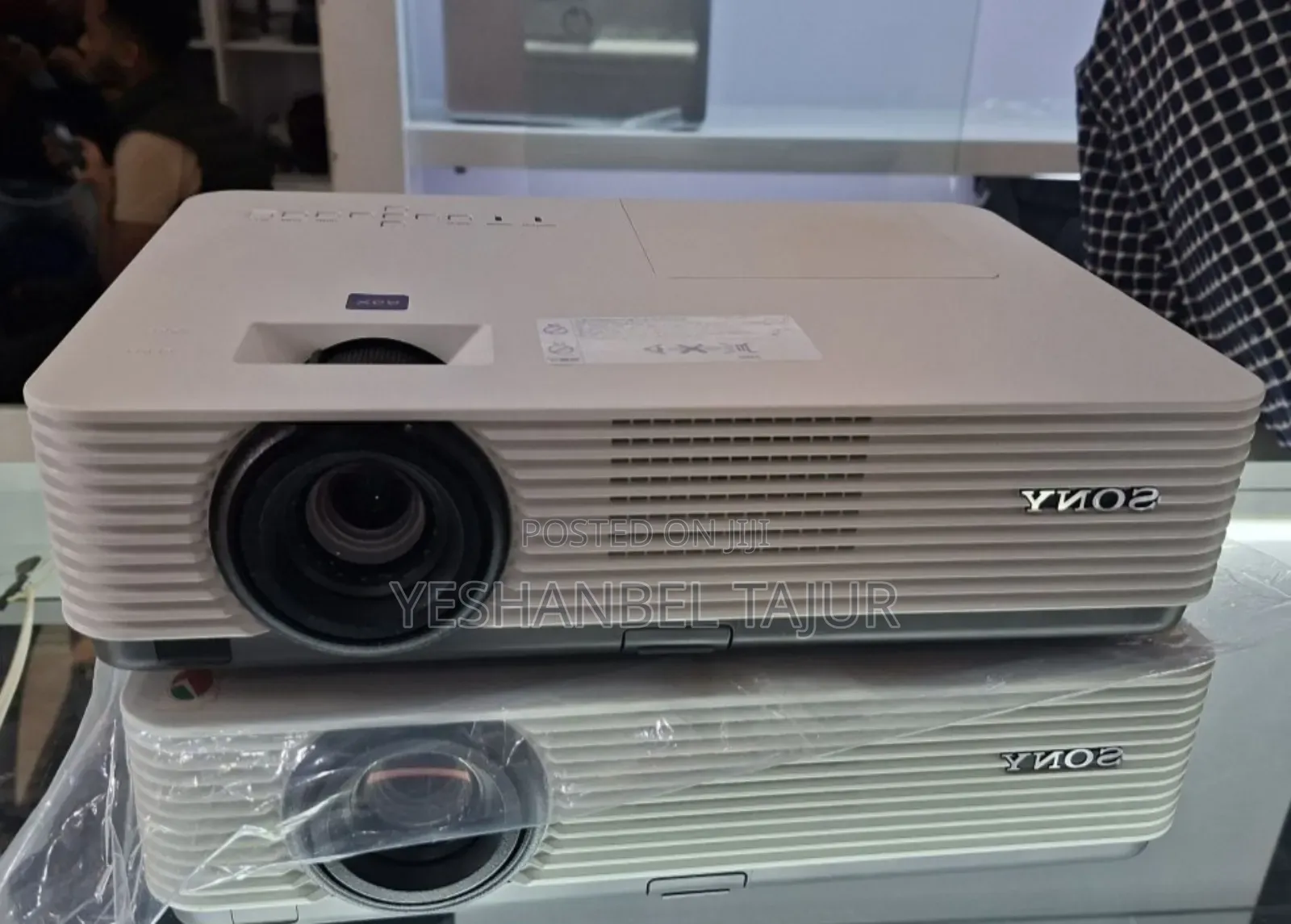 New Arrival 
Sony VPL-Dx221 Projector 
1 Piece Remains