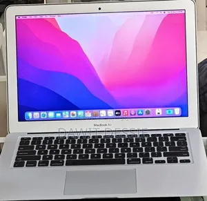 Photo - New Laptop Apple MacBook Pro 2017 8GB Intel Core I7 SSD 512GB