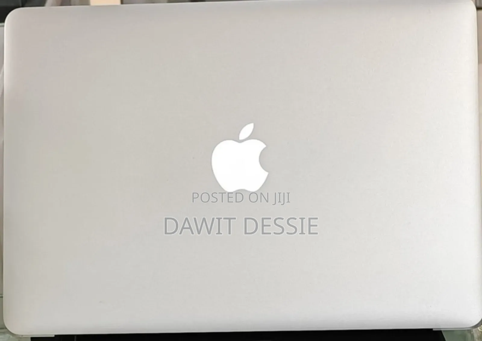 New Laptop Apple MacBook Pro 2017 8GB Intel Core I7 SSD 512GB