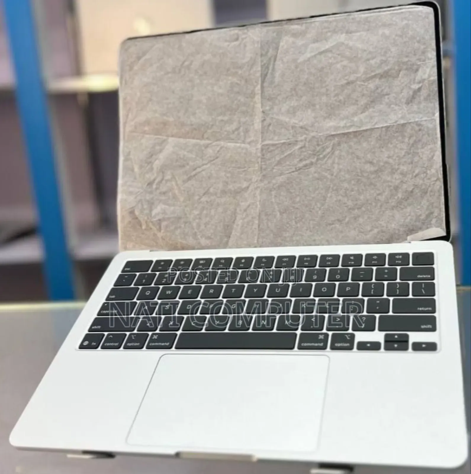 New Apple MacBook Air 2025 M4 13-Inch 16GB Intel Core I5 SSD 256GB