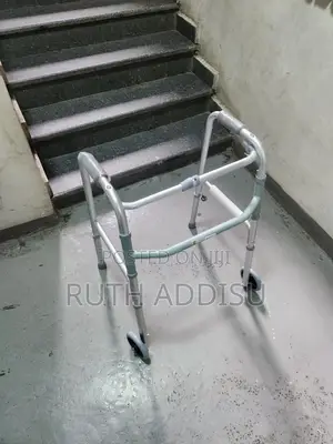 Photo - Foldable Walking Frame胺你almunium Walker䐭我walker Medical Physiotherapy