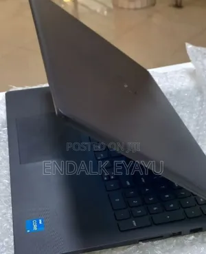 Photo - New Laptop Dell Vostro 3520 16GB Intel Core I5 SSD 512GB