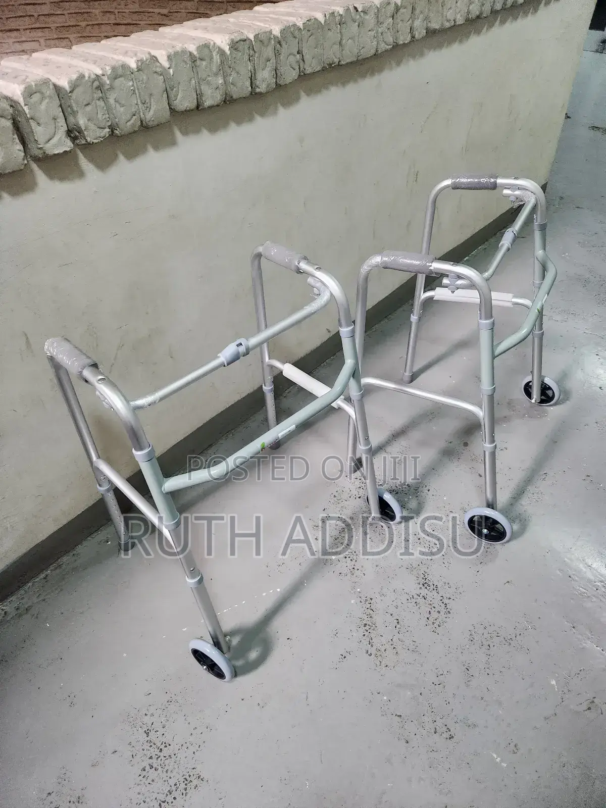 Foldable Walker腕力medical Medical Walker煞是safe and Strong Walker腔說walkr