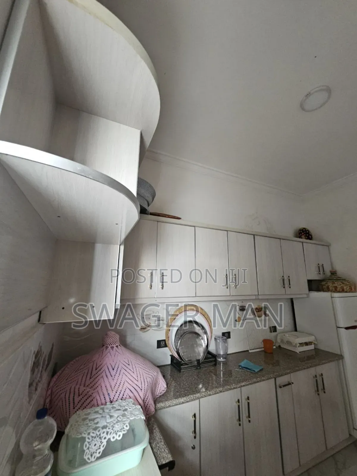 Furnished 5bdrm Villa in ጣፎ, Yeka for sale