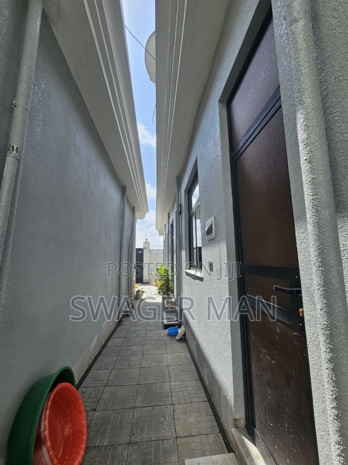 Furnished 5bdrm Villa in ጣፎ, Yeka for sale