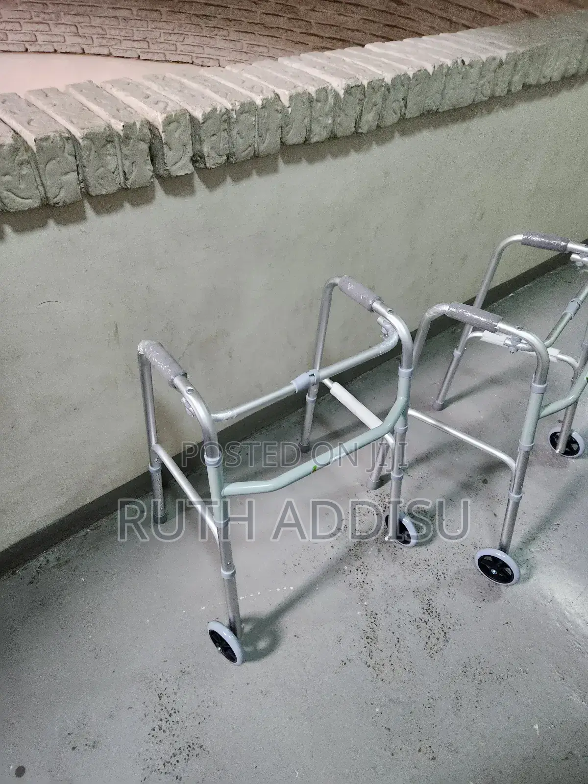 Foldable Walker輕微medical Almunium Walker丸的walking Aid腕骨walker延續walker