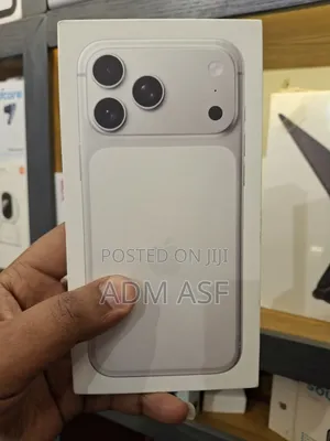 Photo - New Apple iPhone 17 Pro Max 256 GB Silver