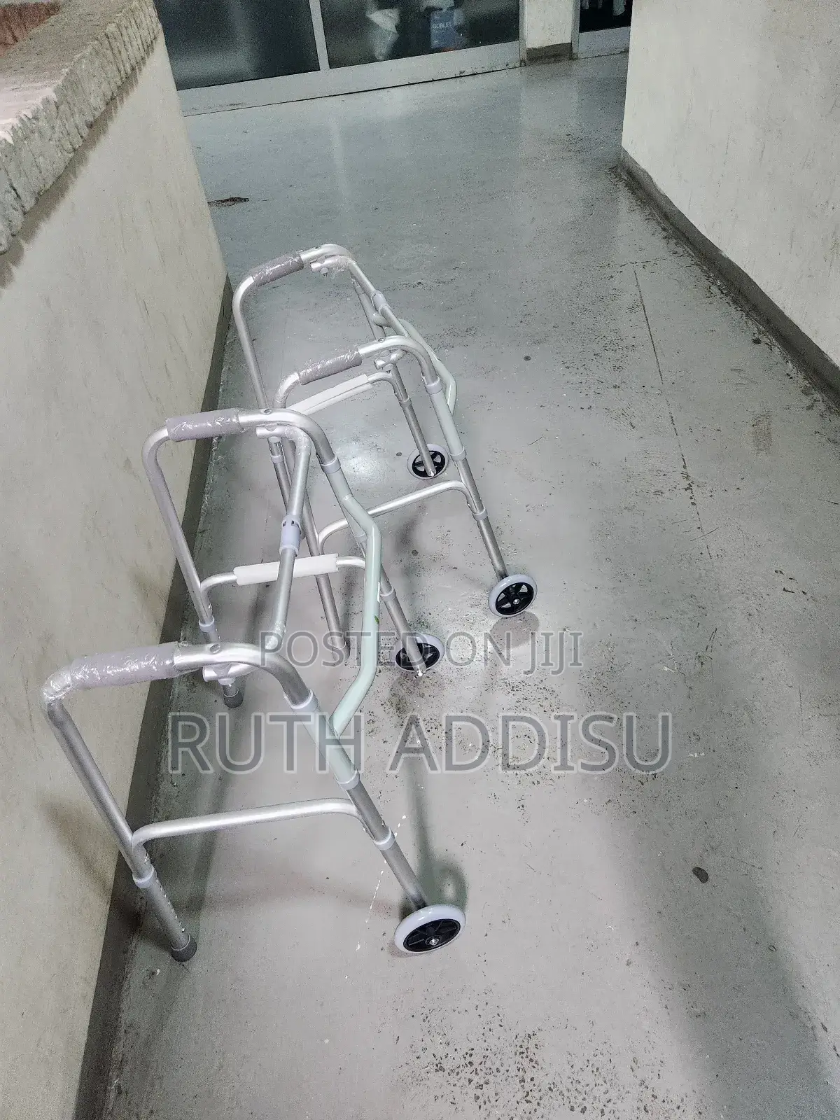 Medical Walker腔說almunium With Front Wheels Walker煞氣ensured Walker New