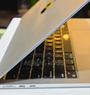 New Laptop Apple MacBook Air 2022 M2 16GB Apple M2 SSD 256GB