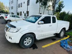 Toyota Hilux 3.0 D-4D 4x4 2013 White