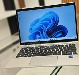 New Laptop HP EliteBook 830 G8 16GB Intel Core i7 SSD 512GB