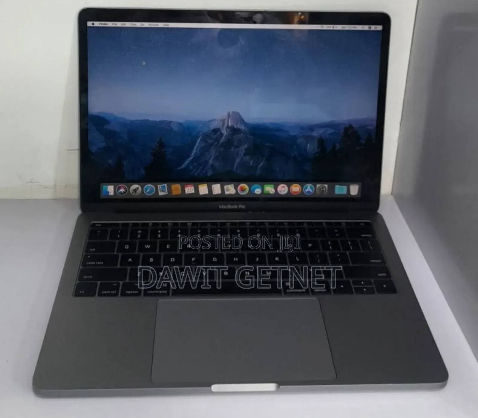 New Laptop Apple MacBook Pro 2017 8GB Intel Core I5 SSD 128GB
