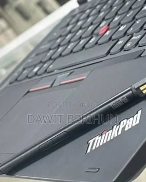 Photo - New Laptop Lenovo ThinkPad Yoga 370 8GB Intel Core I5 SSD 512GB
