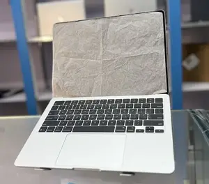 New Laptop Apple MacBook Air 2025 M4 13-Inch 16GB Apple M4 SSD 256GB