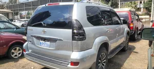 Toyota Land Cruiser 2005 Silver