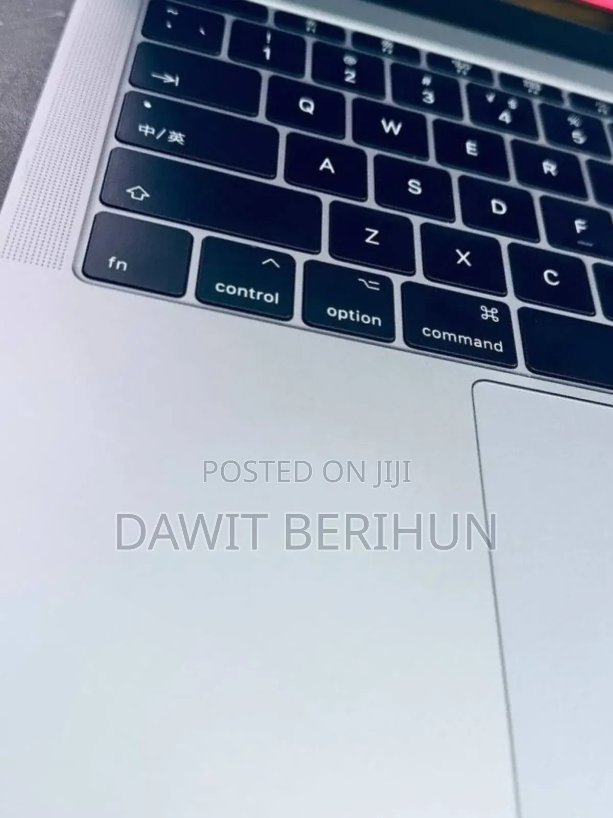 New Laptop Apple MacBook Pro 2017 8GB SSD 512GB