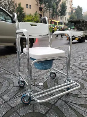 Photo - Hospital Medical Chair瓷፸commode Chair曲三wheelchair Bath Chair“”凹pot