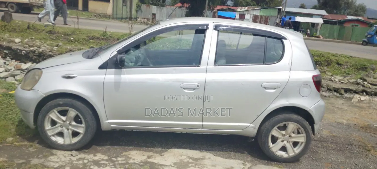 Toyota Vitz 1999 Silver