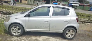 Toyota Vitz 1999 Silver
