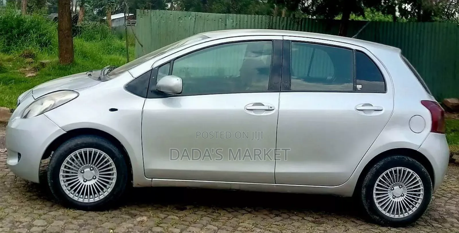 Toyota Vitz 1999 Silver