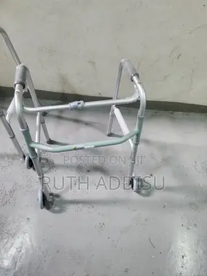 Photo - Folded Medical Walker輕輕newly Laminated Packed Walker映照walker