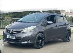 Toyota Yaris 2014 Gray
